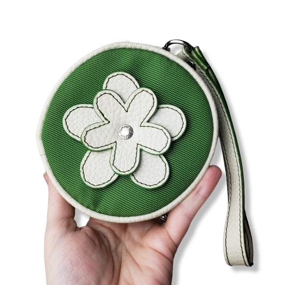 𝅺Tommy Hilfiger Round Flower Wristlet Mini Coin Purse - Picture 1 of 8